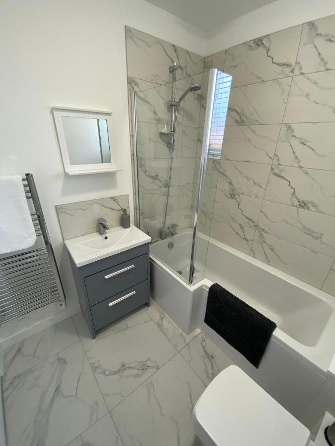 Hu-Thirteen Apt One - Sleeps 4 Apartman Hessle Kültér fotó